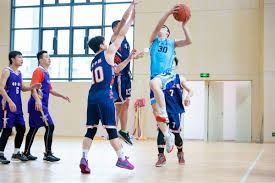 什么是“博弈论中的惩罚策略”？解析庄家如何通过调整规则惩罚套利者。（从博弈论看惩罚机制：庄家如何通过规则调整遏制套利者）